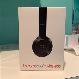 BRAND NEW beats solo 3 headphones (wireless)